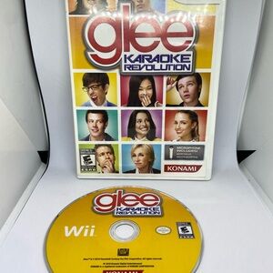Karaoke Revolution: Glee (Nintendo Wii, 2011) CIB Complete!!!